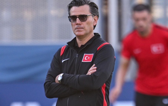 Montella neşteri vurdu! 5 isme kesik