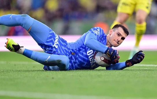 Beşiktaş'tan Fenerbahçe'yi karıştıracak hamle! Livakovic için düğmeye bastılar