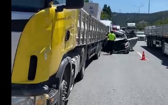 Çorum'da TIR'a Arkadan Çarpan Otomobilde 4 Yaralı - sondakika.com