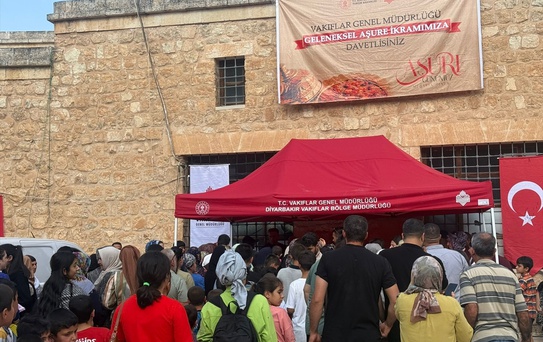 Dört İlde Aşure Dağıtımı