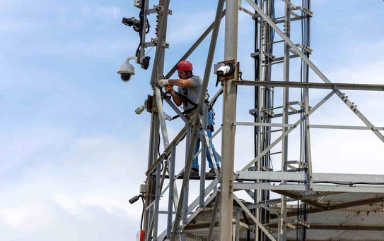 İzmir'de telsiz istasyonu güneş enerjisiyle kesintisiz haberleşme sağlıyor