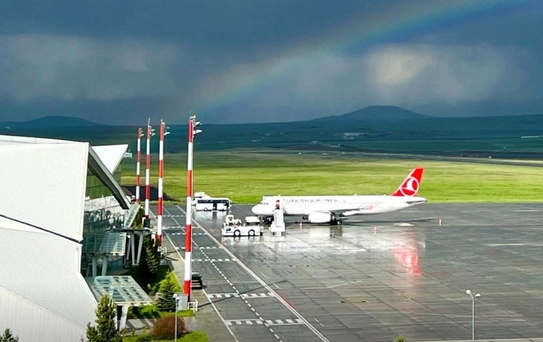 Kars Havalimanı'nda Yoğun Trafik