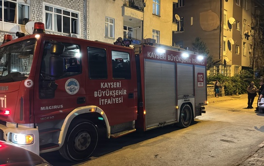 Kayseri'de Yangın: 4 Kişi Dumandan Etkilendi