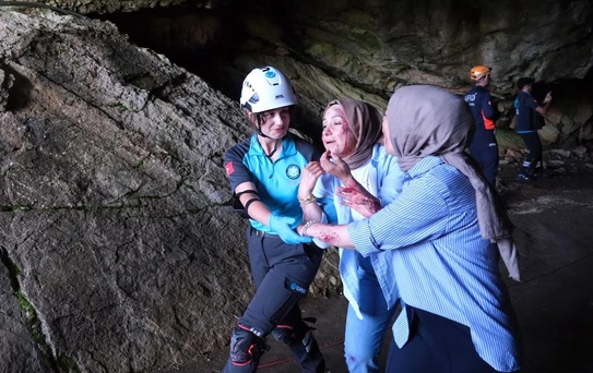 Mağarada gerçeğini aratmayan tatbikat