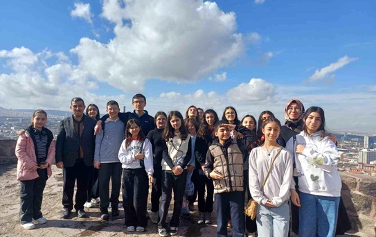 Öğrencilerden 2,5 yıllık yazarlık atölyesi başarısı
