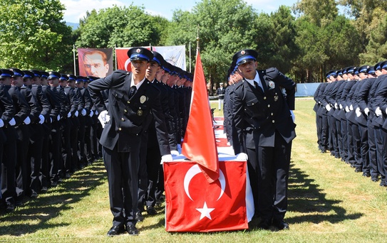 380 Polis Adayı Mezuniyet Coşkusu - sondakika.com