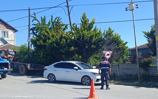 Tekirdağ'da otomobilde başından vurulmuş halde bulunan genç kurtarılamadı
