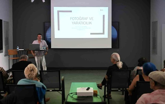 Ada Modern'de fotoğraf sanatı farklı yönleriyle mercek altına alındı