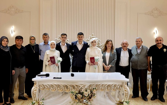 Kuzenler Aynı Günde Evlendi, Birbirlerine Şahit Oldu
