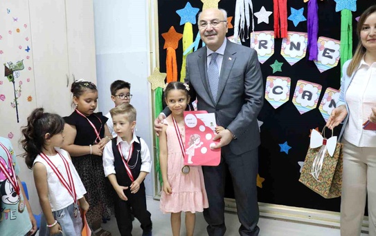 Denizli'de 180 bin öğrenci karne aldı