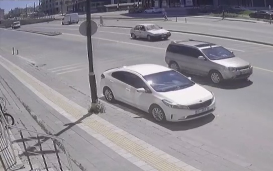 Sivas'ta Elektrikli Bisiklet Kazası: Genç Yaralı