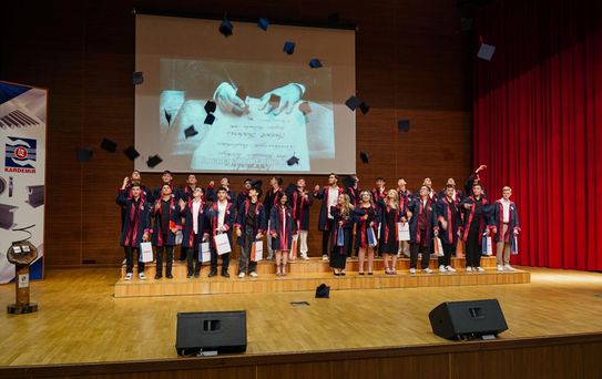 KARDEMİR İkili Mesleki Eğitim Programı Mezunlarını Verdi