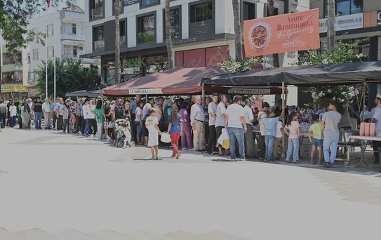 Kumluca'da Aşure İkramı