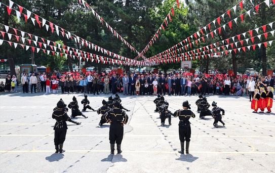 Sakarya'da 202 bin 228 öğrenci karne aldı