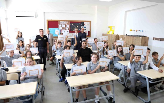 Söke'de 21 bin 537 öğrenci karne sevinci yaşadı