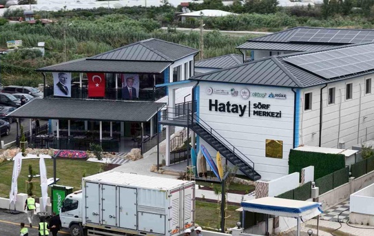 Akdeniz'in hırçın dalgaları geleceğin sörfçülerini yetiştirecek