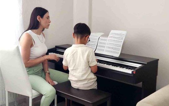 8 Yaşındaki Demirhan'ın Müzik Hayali