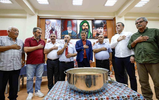 Başkan Tugay Aşure Programında Dostluk ve Doğruluk Vurgusu Yaptı