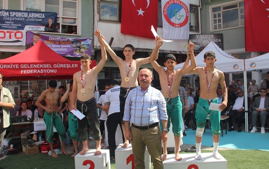Karakucak Güreşi Şampiyonası Oğuzlar'da Yapıldı