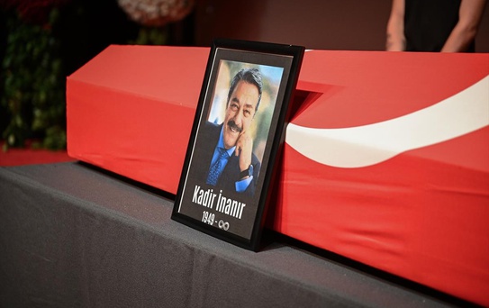Kadir İnanır'a veda! Türkan Şoray son yolculuğunda yalnız bırakmadı