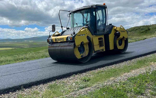 Kars'ta Meliköy Yolları Asfalta Kavuştu