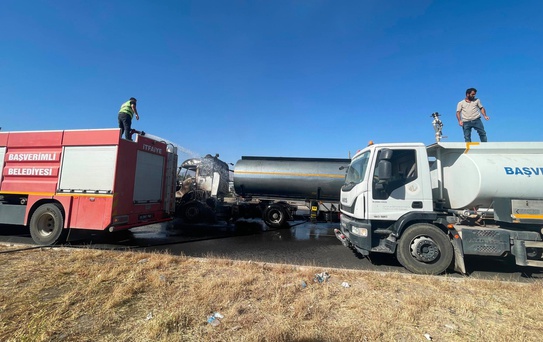 Faciaya ramak kala: Seyir halindeki tanker alev aldı