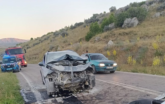 Kahramanmaraş'ta iki otomobil çarpıştı: 2 ağır yaralı