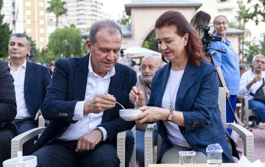 Mersin'de geleneksel aşure programı yoğun katılımla düzenlendi