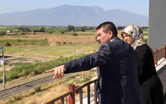 Rektör Kibar Saruhanlı MYO inşaatını yerinde inceledi