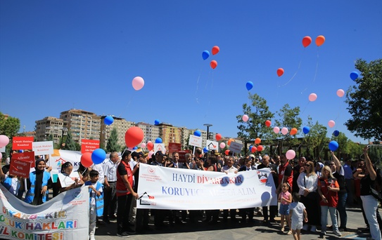 Diyarbakır'da Koruyucu Aile Yürüyüşü