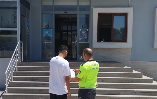 Mersin'de Tehlikeli Şerit Değiştiren Sürücüye Ceza