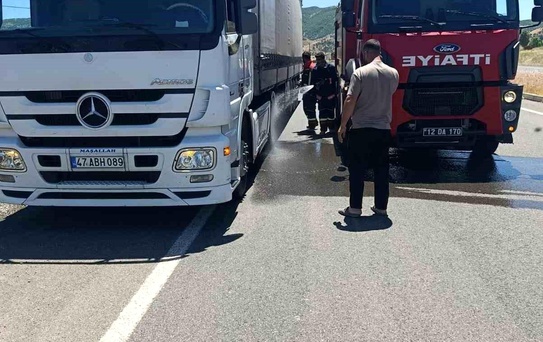 Bingöl'de Tır Lastiklerinde Yangın