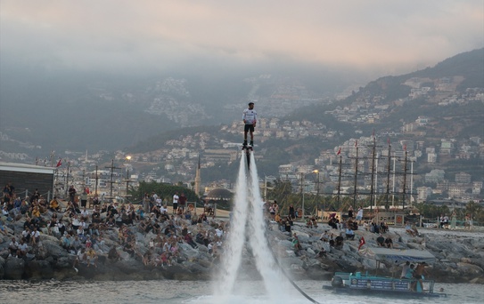Alanya'da Gece Yüzme Etkinliği