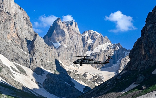 Hakkari'de Doğayla İç İçe Güreş Şenliği