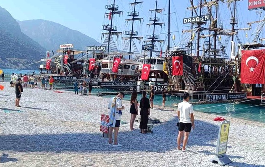 Ölüdeniz'de Denizcilik Bayramı Coşkuyla Kutlandı
