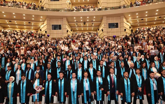 Erciyes Üniversitesi'nde Mezuniyet Töreni