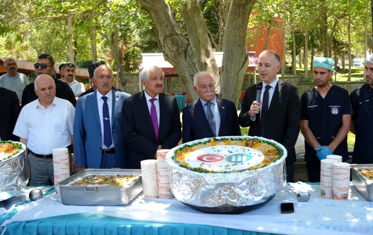 İnönü Üniversitesinde geleneksel aşure ikramı