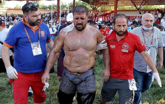 665. Tarihi Kırkpınar Yağlı Güreşleri'nde 1. tur sonuçlandı! Efsane isim Recep Kara'dan veda