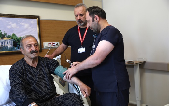 70 Yaşındaki Kadın Fıtık Ameliyatıyla Sağlığına Kavuştu