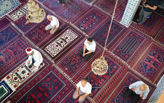 Yağcıbedir Halıları, Ölümlerin Ardından Camiye Bağışlanıyor