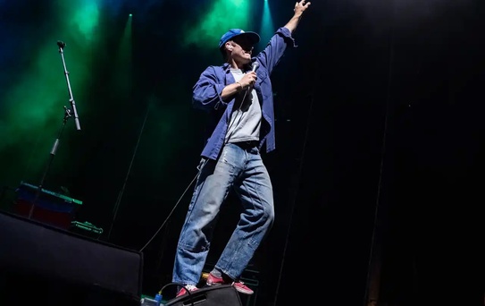 Mac DeMarco İstanbul'da Performans Sergiledi