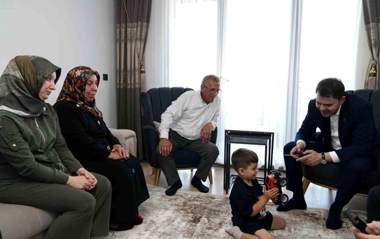 Dede Abdullah Çelik'e Bakan Kurum'dan Ziyaret