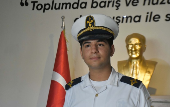 Mavi Vatan şiiriyle çifte birincilik
