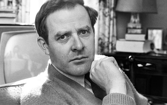 John le Carré'nin Çocukluğu: Gizemler ve İlişkiler
