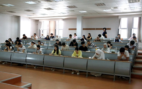 Manas Üniversitesi Giriş Sınavı Yapıldı