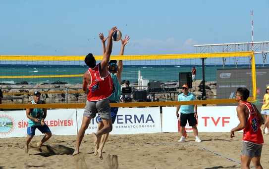 Sinop’ta Plaj Voleybolu Şampiyonu Belli Oldu