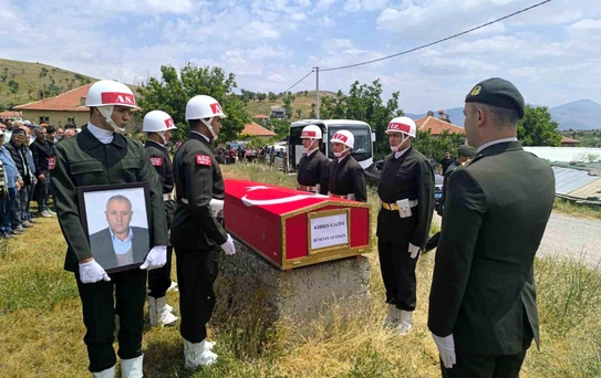 Vefat eden Kıbrıs gazisi son yolculuğuna uğurlandı