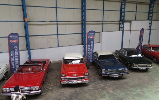 Klasik Otomobiller Kayseri'de Sergilendi