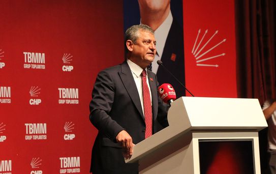 Trump Ankara'ya indi, Özgür Özel'den Rusya ve Çin çıkışı geldi