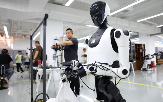 Çin 100.000 İnsansı Robot Üretecek